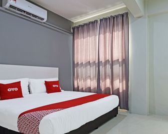 OYO 90594 Hotel Casalink - Paka - Quarto