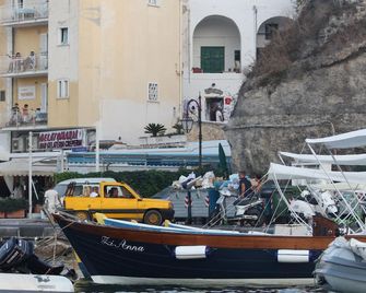 la mansarda sul Porto - Ponza