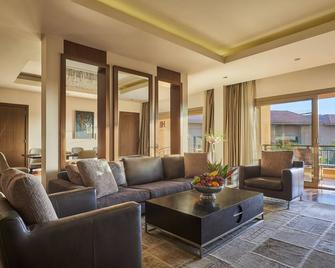 Dusit Thani LakeView Cairo - Cairo - Living room