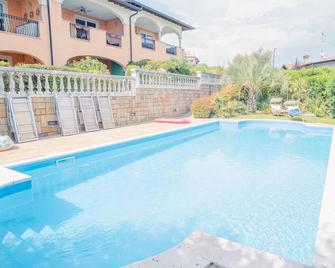 Porta Del Sole - Italian Homing - Soiano del Lago - Pool