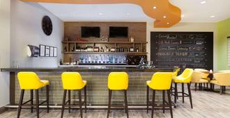 Wyndham Garden Edmonton Airport - Leduc - Bar