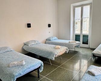 Affittacamere The Shuttle - Livorno - Habitación