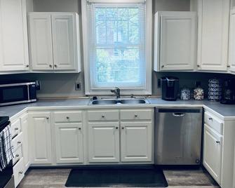 Historic Pursuit of Happyness - Gastonia - Kitchen
