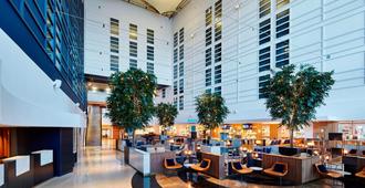 London Heathrow Marriott Hotel - Hayes - Lobby