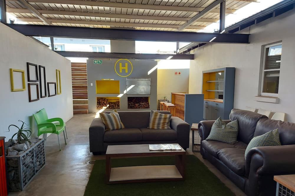 The Hampton Guest House - East London - Wohnzimmer