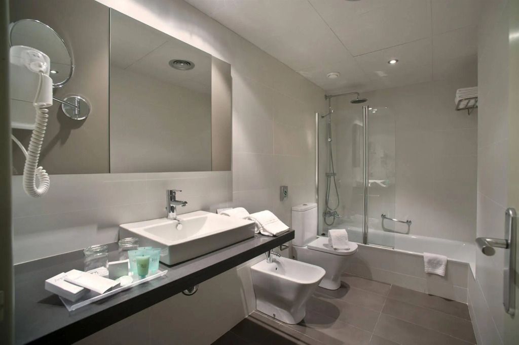 Hotel Spa Mediterraneo Park - רוזס - חדר רחצה