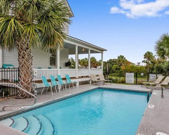 Surf Song Bed & Breakfast - Tybee Island