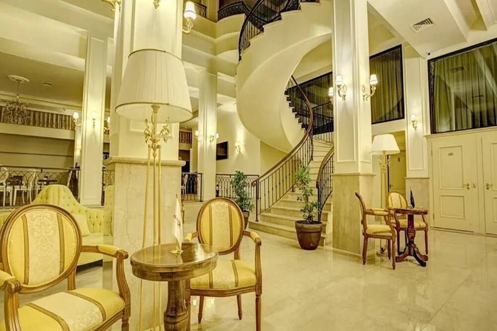 Hotel Garden - Pristina - Lobby