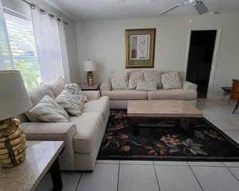 Siesta Beach, 5 minutes from downtown. - Sarasota - Salon