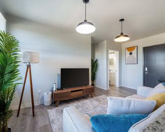 2br Exclusive Retreat Near Henry Ford - Detroit - Sala de estar