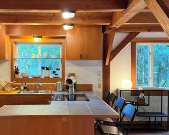 Charming Bainbridge Island Cottage with Comforts - Bainbridge Island - Cocina