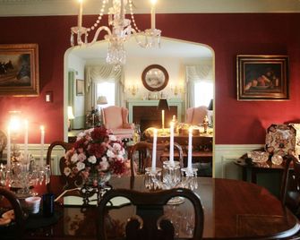 Moore House Bed and Breakfast - Manhattan - Matsal