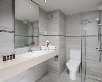 Mayfair Hotel - Pafos - Bad