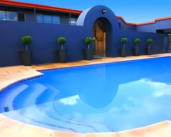 Aaron Court Motor Inn - Hamilton - Piscina