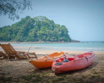 Rakkan Resort - Ko Phra Thong - Playa