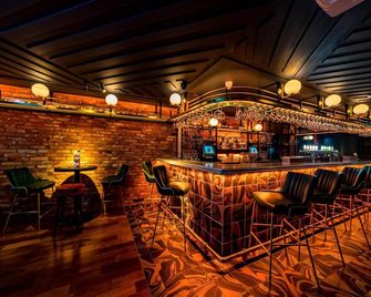 ذي أولد كورتر تاون هاوس - ليميريك - بار