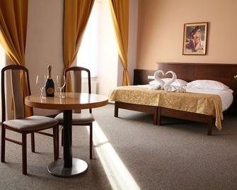 Hotel Baltaci Starý Zámek - Napajedla - Bedroom