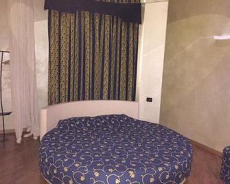 La Gritta Srl - Castel San Giovanni - Bedroom