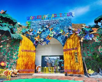 Batiqa Hotel & Apartments Karawang - Karawang