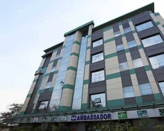 Hotel Ambassador Chocolate Inn Kalyani - Kānchrāpāra - Building