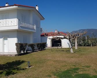 Silver Villa Raches, Maisonette. - Karavomilos - Edificio