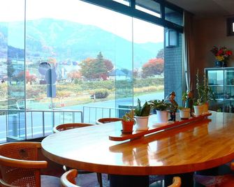 هوتل أوموداكا - يامانوشي - غرفة طعام