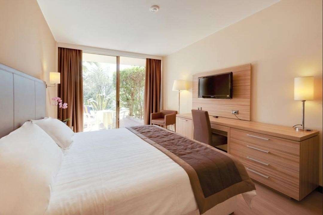 Nyala Suite Hotel - San Remo - חדר שינה