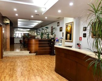 Hotel La Bussola - Anzio - Receção