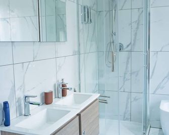 Hostel Partenope - Nápoles - Baño