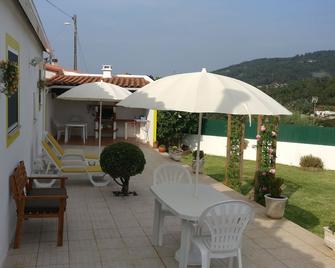 A 'A casinha' com vista para a montanha - Penela - Pátio