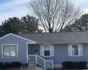 318) Extended Stay - Newport News - Building