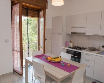 Window With A View On The Cilent - Casal Velino - Cucina