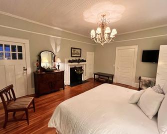 Historic Downtown Easley Home - Easley - Bedroom