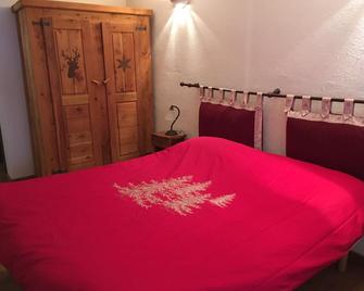 Agriturismo il Fiocco - Cesana Torinese - Camera da letto