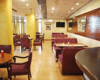 Grey Pelican Tourist Resort - Yamuna Nagar - Restaurante