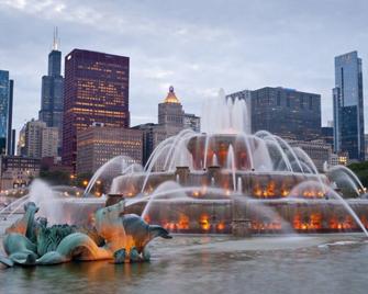 Modern 2BR 420 Friendly in Chicago South Loop Near Museum Campus, McCormick Place and Soldier Field - Chicago