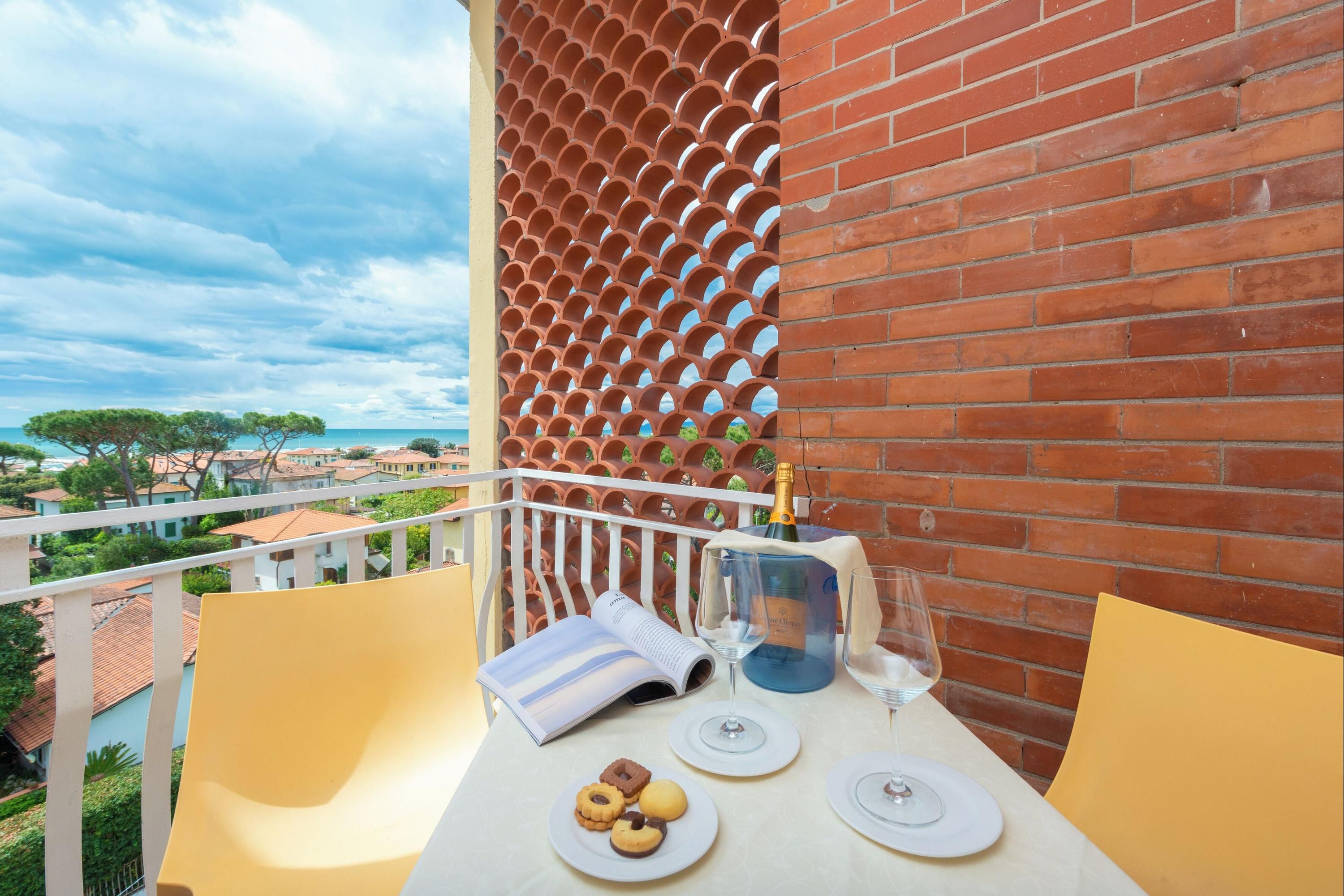 Amarina Hotel - Marina Di Pietrasanta - מרפסת