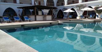 布吉姆比利亞斯莊園酒店 - 拉巴斯 - 拉巴斯 - 游泳池