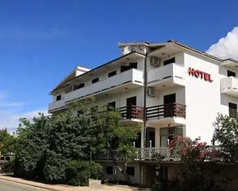 Hotel Rajna - Starigrad - Edificio