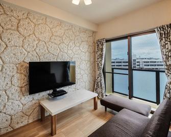 Terrace Resort Chatan West - Chatan - Wohnzimmer