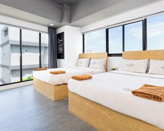 Sky hotel - Rooms & Free laundry - 50m to Royal Palace - Nom Pen - Habitación