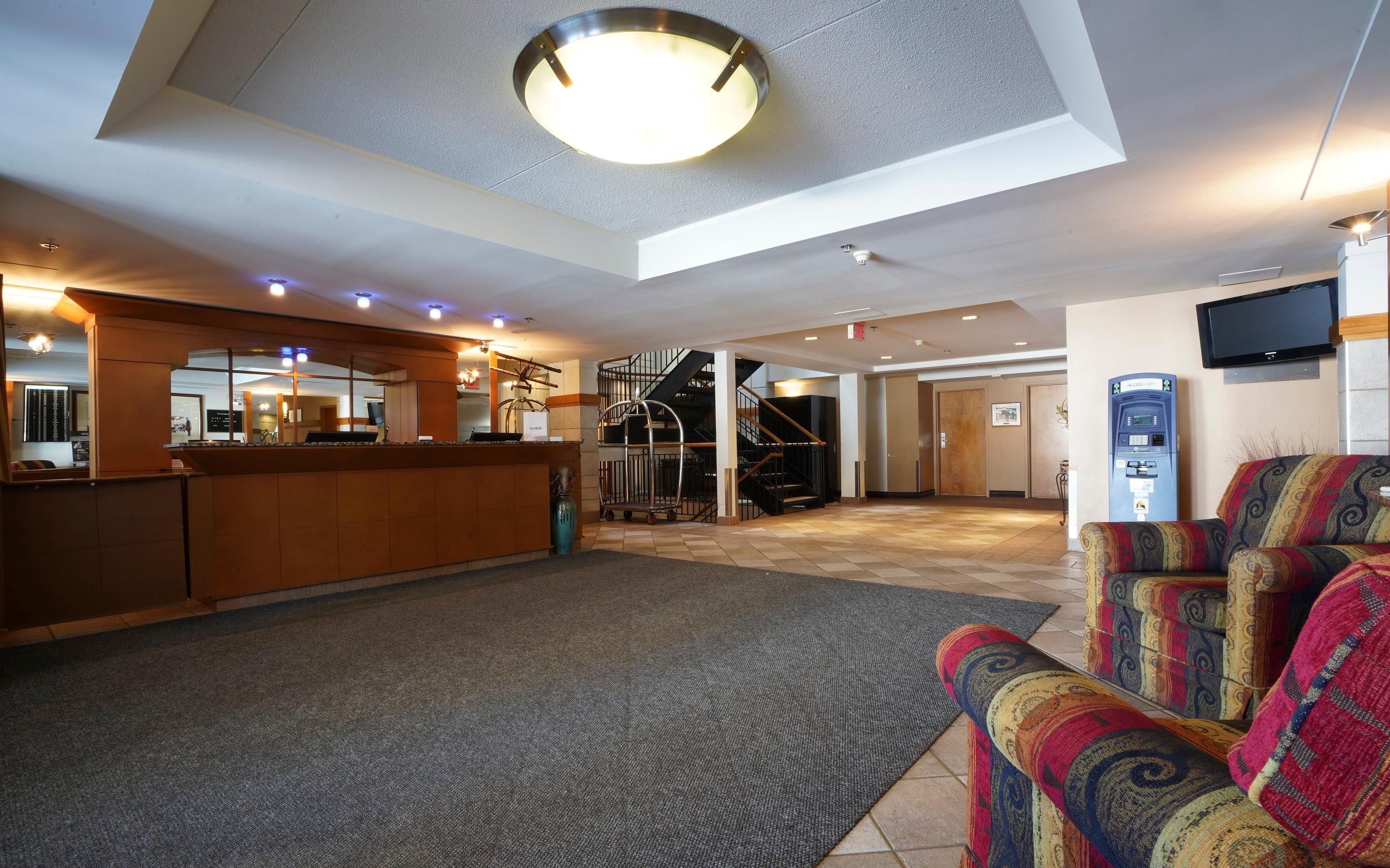 Front desk view of Jaro Hotel Lindbergh