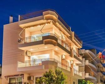 Spacious Urban Haven-Family Home, Perfect location - Kalamata - Building