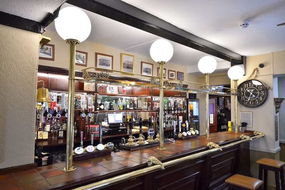 The Green Dragon - Wellington - Bar