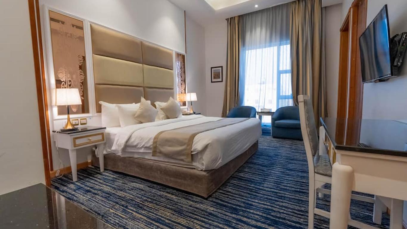 Platinum Al Khamseen Serviced Apartments