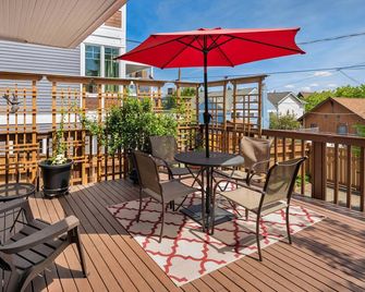 Charming cottage in amazing Seattle neighborhood - only 15 minutes to downtown - Seattle - Balcon