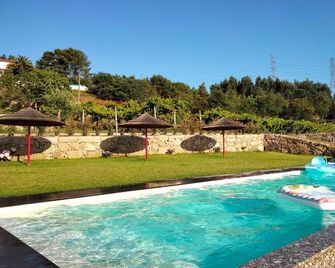 Penedo Village - Marco de Canaveses - Piscina