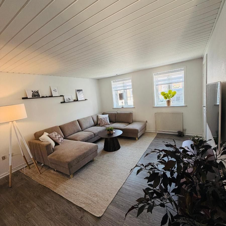 Dejlig hus i hjertet af Varde med egen Terrasse og alt du behøver som håndklæder og sengelinned – Varde
