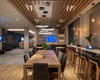 Holiday Inn Express Munich North By IHG - Munich - Building