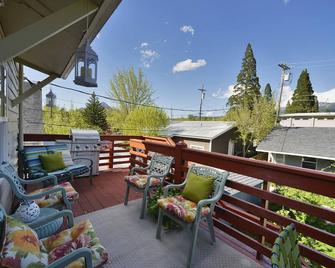 Shasta Star. Mountain views in downtown Mt. Shasta - Mount Shasta - Balcony